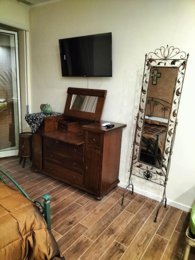 La Dimora Di Alex Apartment Наполи Екстериор снимка