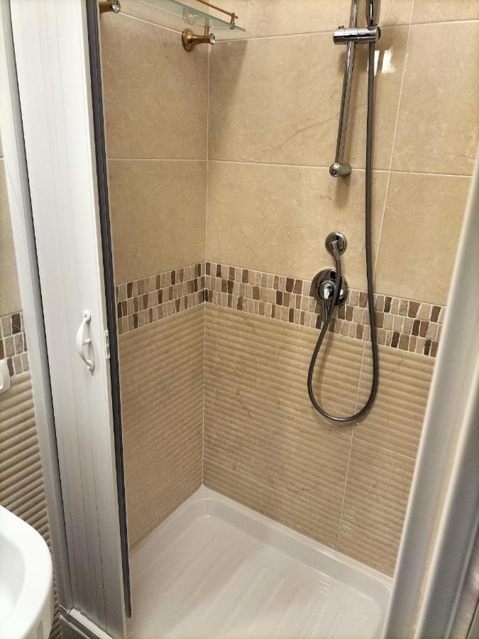 La Dimora Di Alex Apartment Наполи Екстериор снимка