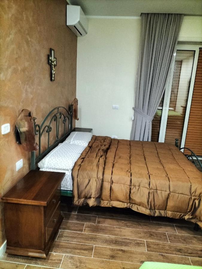 La Dimora Di Alex Apartment Наполи Екстериор снимка